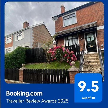 Mairead - Cosy Property In Gaeltacht Quarter Belfast Buitenkant foto