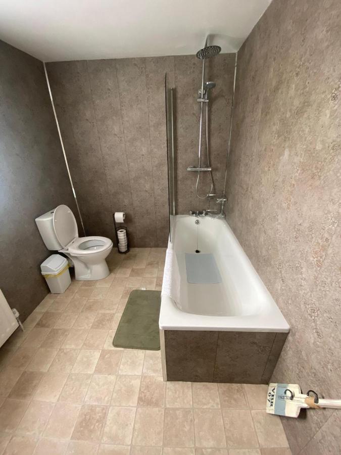 Mairead - Cosy Property In Gaeltacht Quarter Belfast Buitenkant foto
