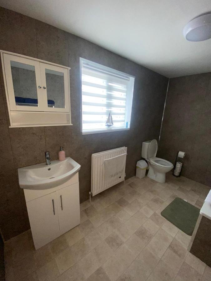 Mairead - Cosy Property In Gaeltacht Quarter Belfast Buitenkant foto