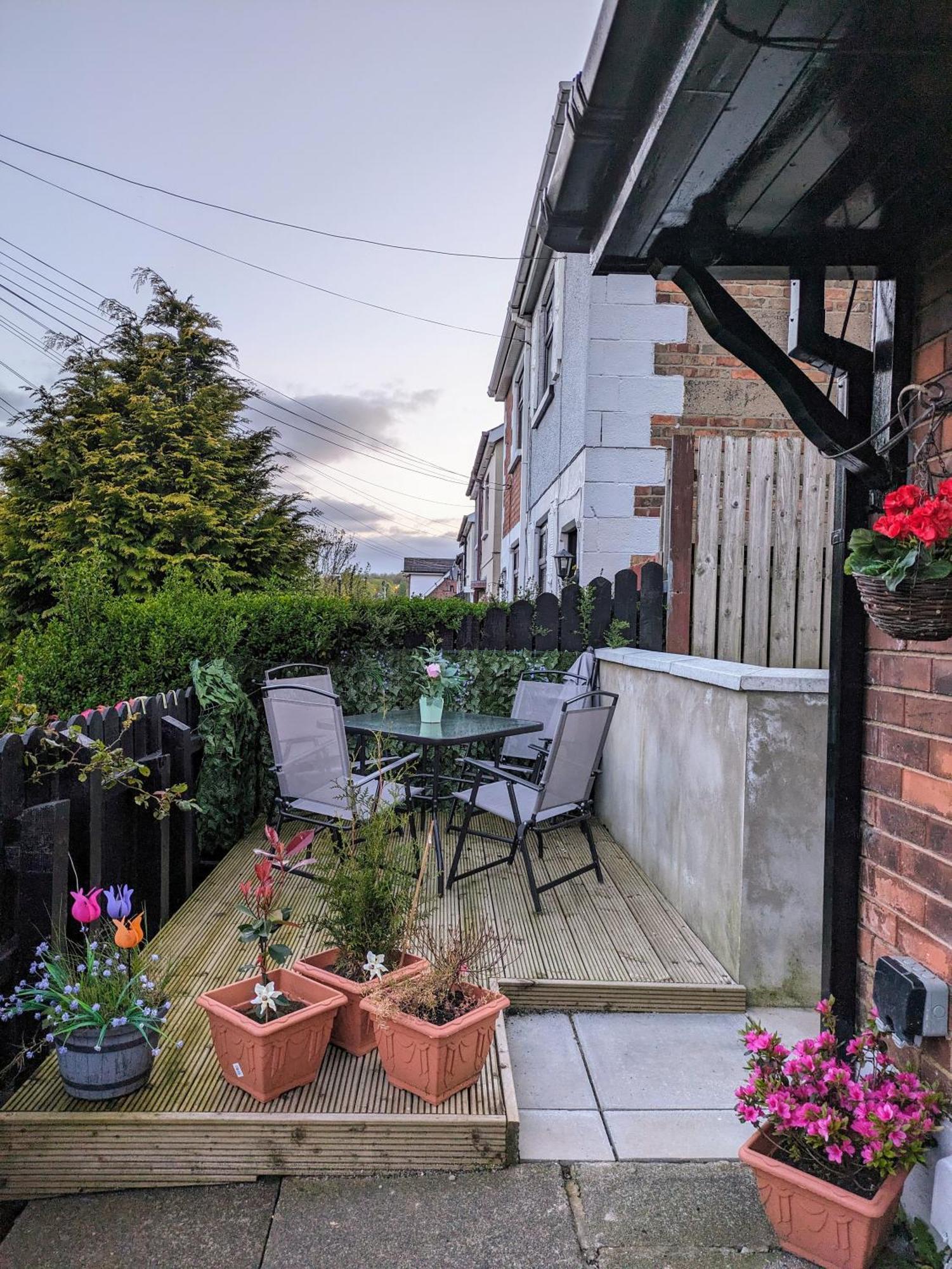 Mairead - Cosy Property In Gaeltacht Quarter Belfast Buitenkant foto