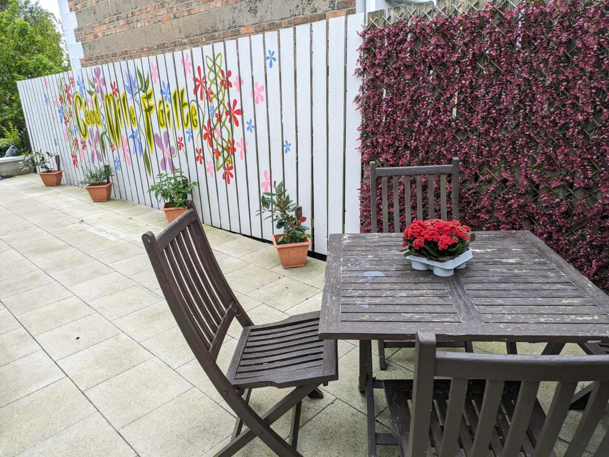 Mairead - Cosy Property In Gaeltacht Quarter Belfast Buitenkant foto
